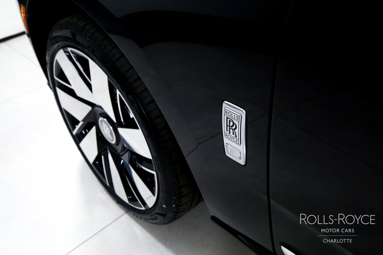 New 2026 Rolls-Royce Cullinan AWD/4WD image 44