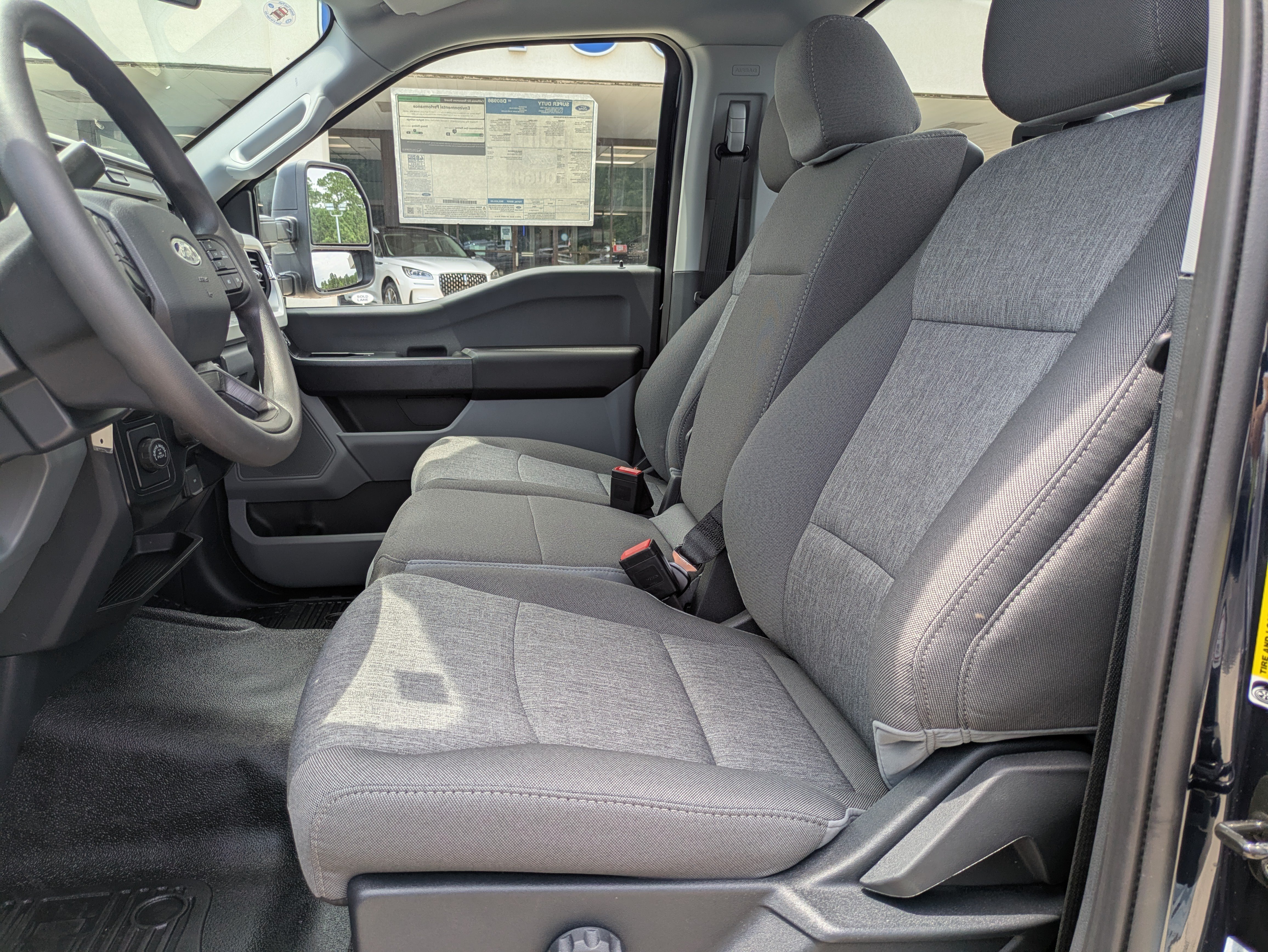 Used 2025 Ford F250 XL w/ 360-Degree Camera Package RWD image 29