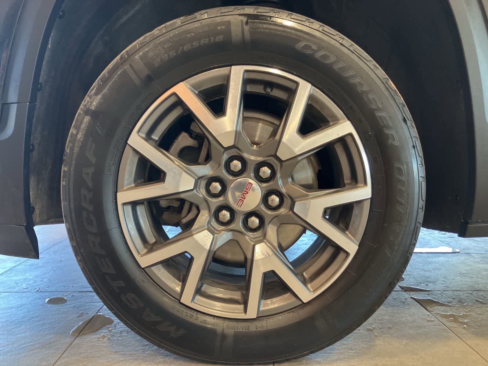 Used 2020 GMC Acadia SLE w/ Driver Convenience Package FWD image 9