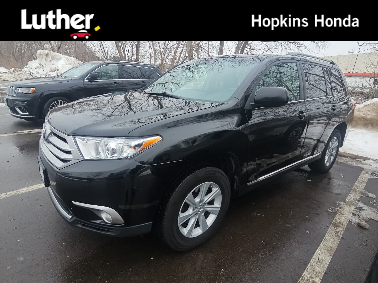 Used 2013 Toyota Highlander SE image 1