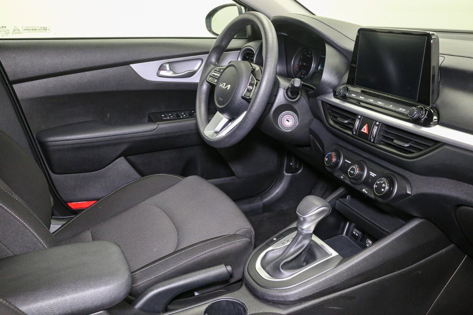 Used 2023 Kia Forte LXS w/ LXS Technology Package image 17