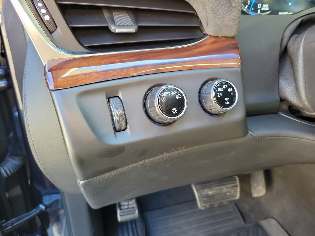 Used 2016 Cadillac Escalade Luxury AWD/4WD image 28