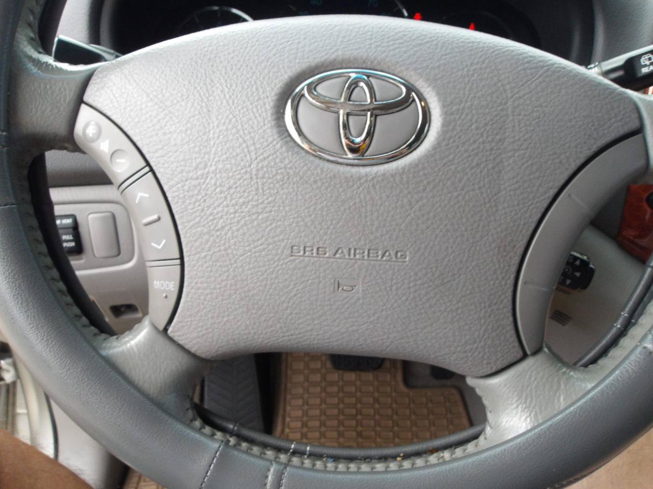 Used 2010 Toyota Sienna FWD image 18