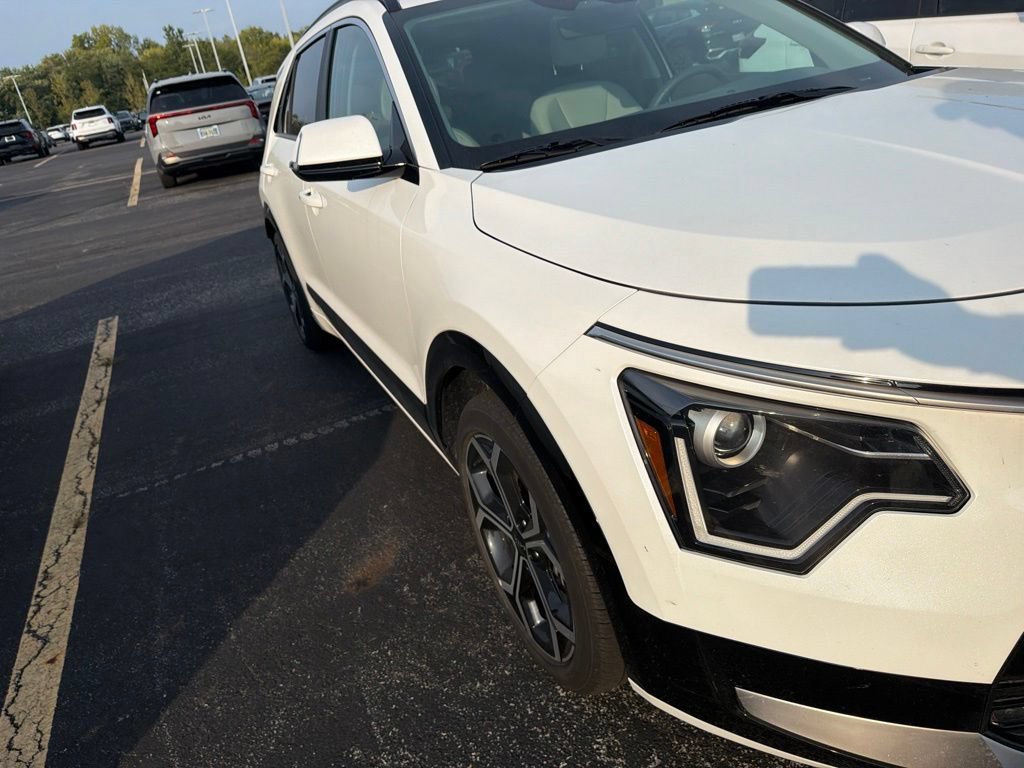 Used 2025 Kia Niro EX Touring FWD image 1