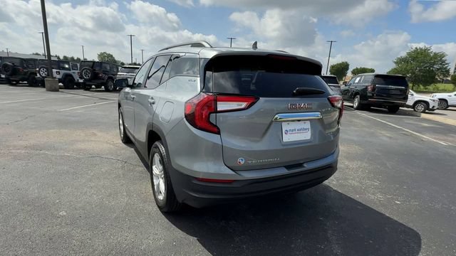 Used 2024 GMC Terrain SLE w/ Driver Convenience Package FWD image 7