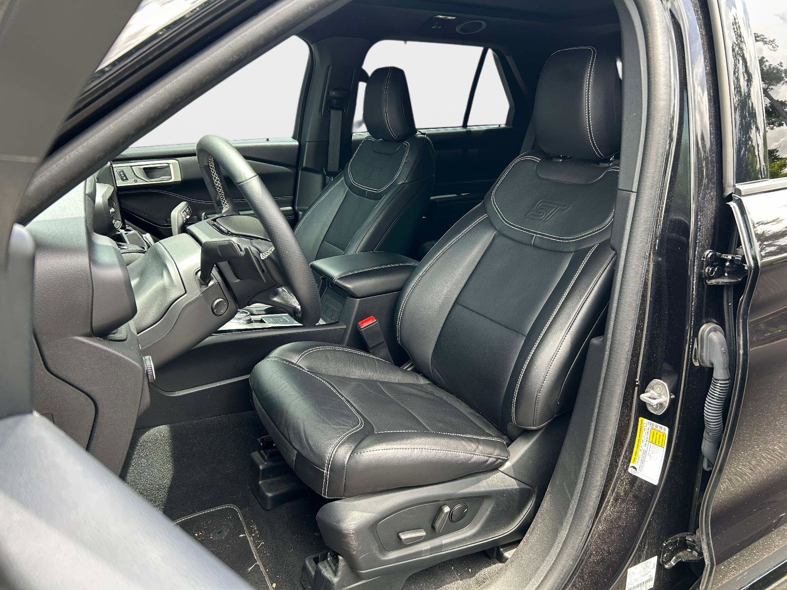 Used 2023 Ford Explorer ST w/ Equipment Group 401A AWD/4WD image 14