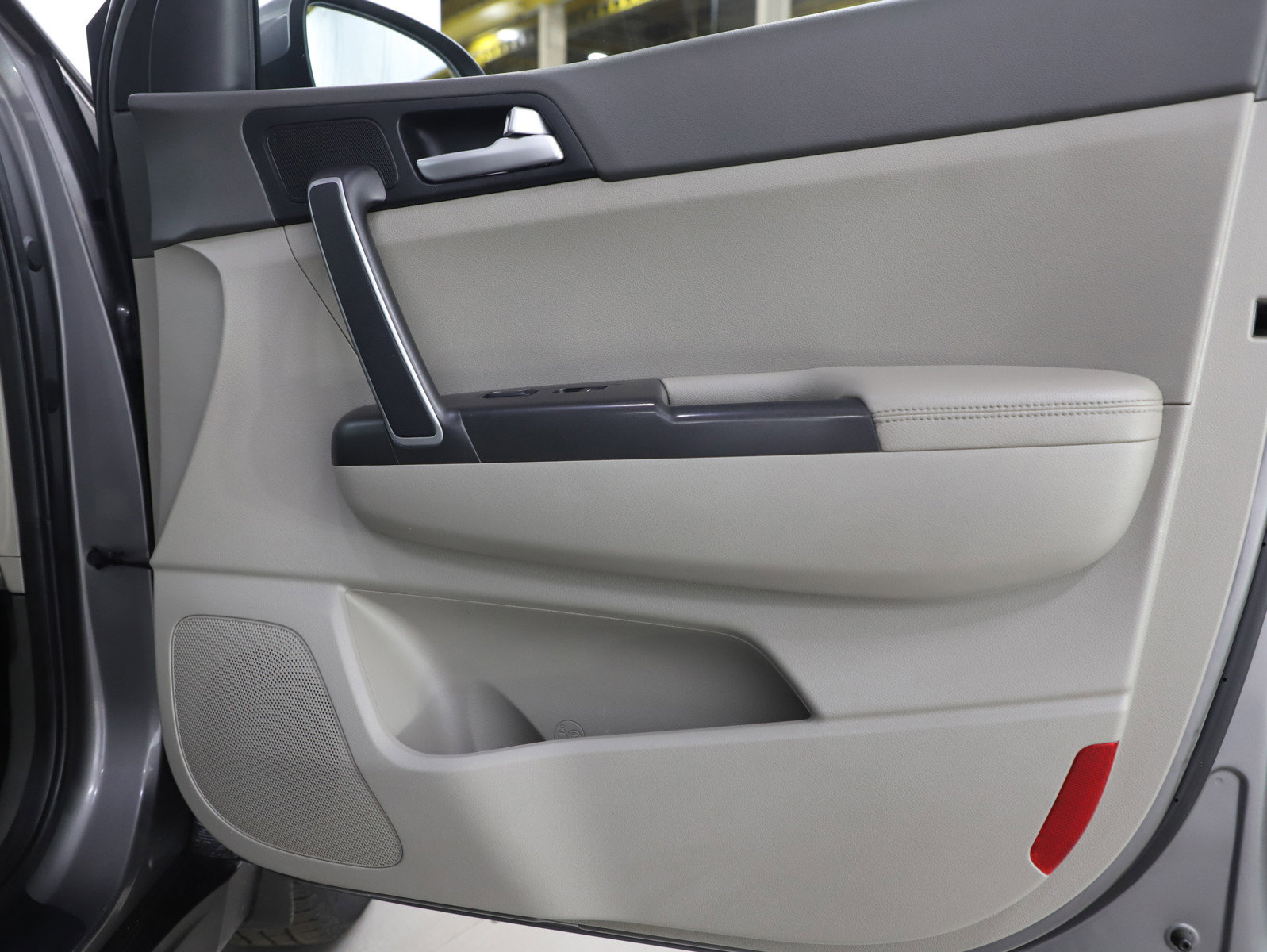 Used 2017 Kia Sportage LX image 9