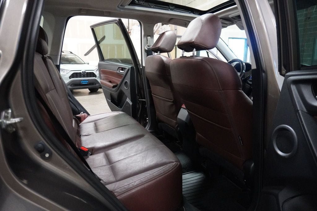 Used 2017 Subaru Forester 2.5i Touring AWD/4WD image 10