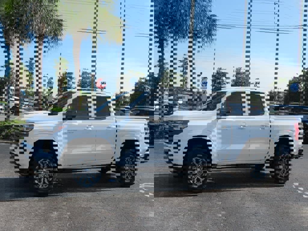 New 2025 Chevrolet Colorado LT image 2