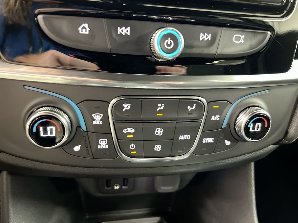 Used 2023 Chevrolet Traverse LT image 15