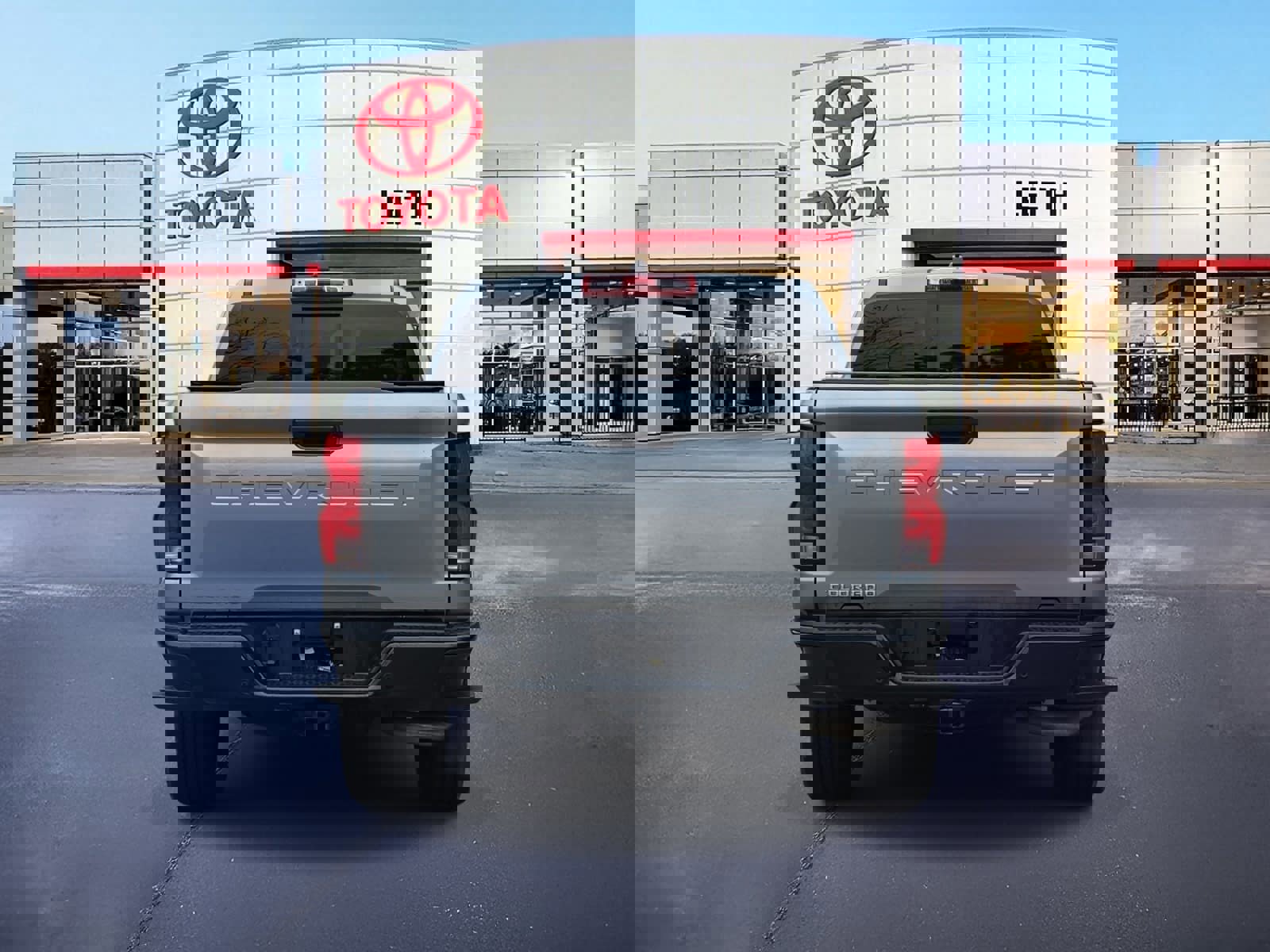 Used 2023 Chevrolet Colorado Z71 w/ Z71 Convenience Package 2 image 6