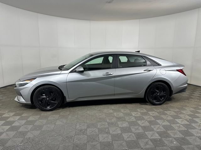 Used 2023 Hyundai Elantra SEL image 6