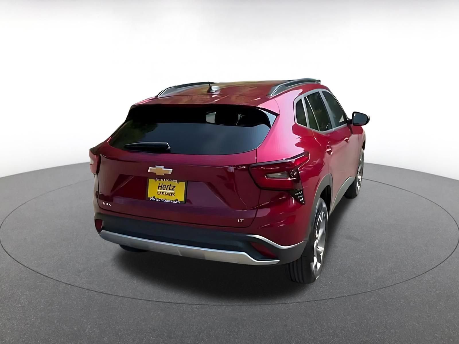 Used 2025 Chevrolet Trax LT w/ LT Convenience Package FWD image 13