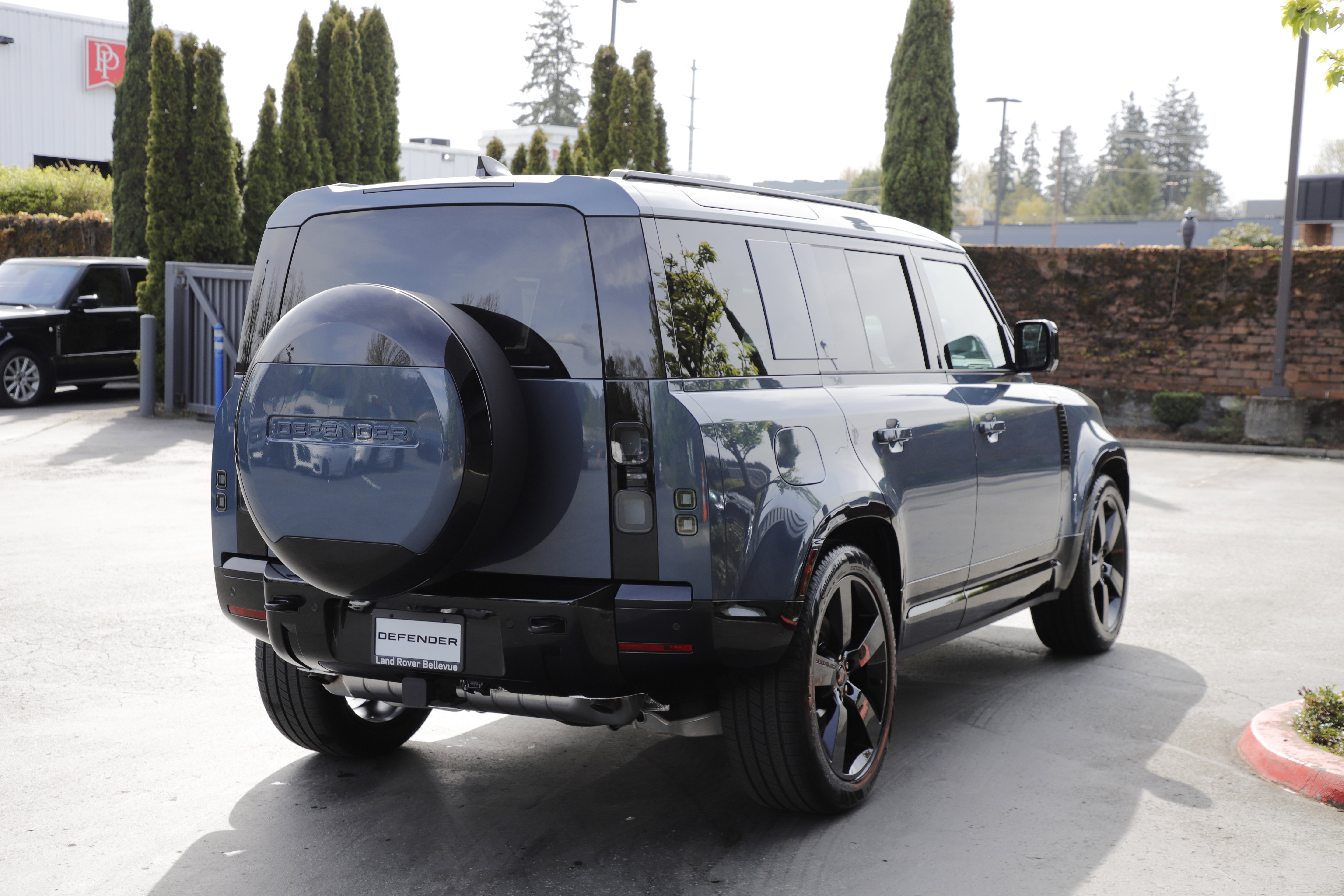 New 2026 Land Rover Defender 110 X-Dynamic SE image 10