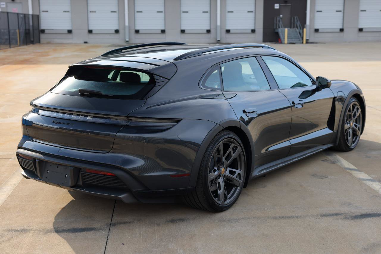 Used 2023 Porsche Taycan 4S image 13