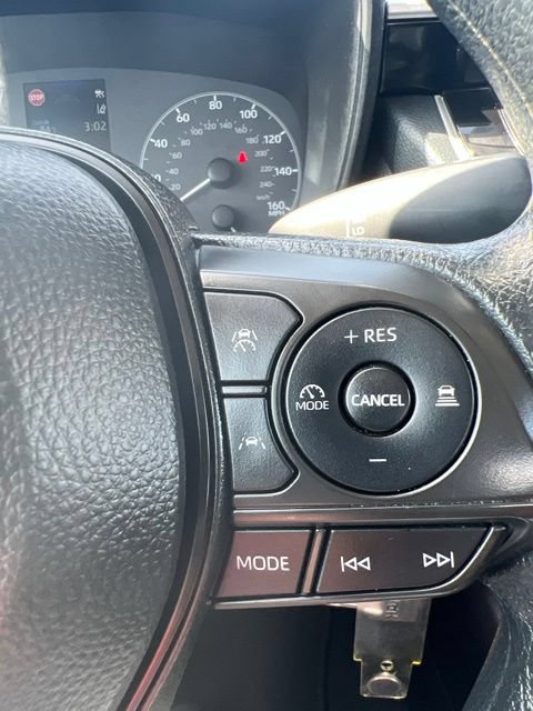 Used 2025 Toyota Corolla LE FWD image 12