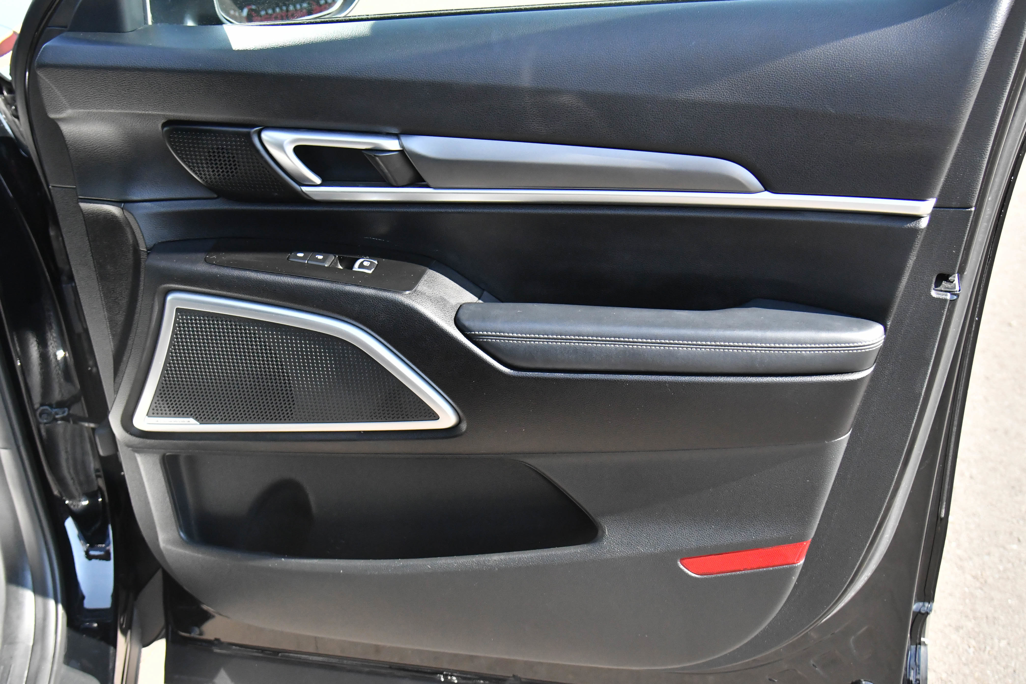 Used 2022 Kia Telluride LX image 44