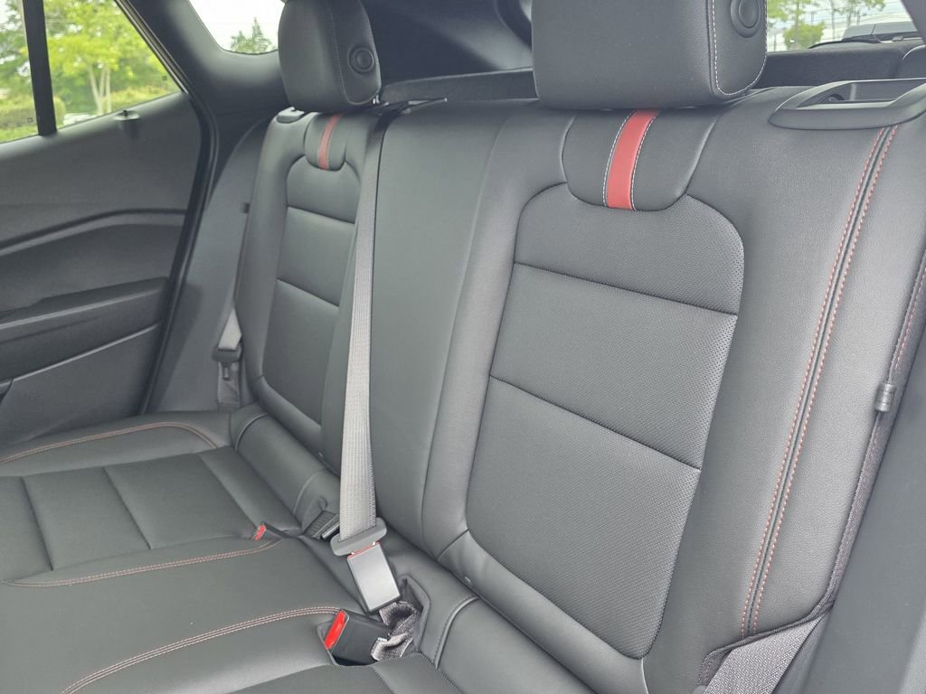 New 2026 Chevrolet Trax RS w/ Sunroof Package FWD image 33