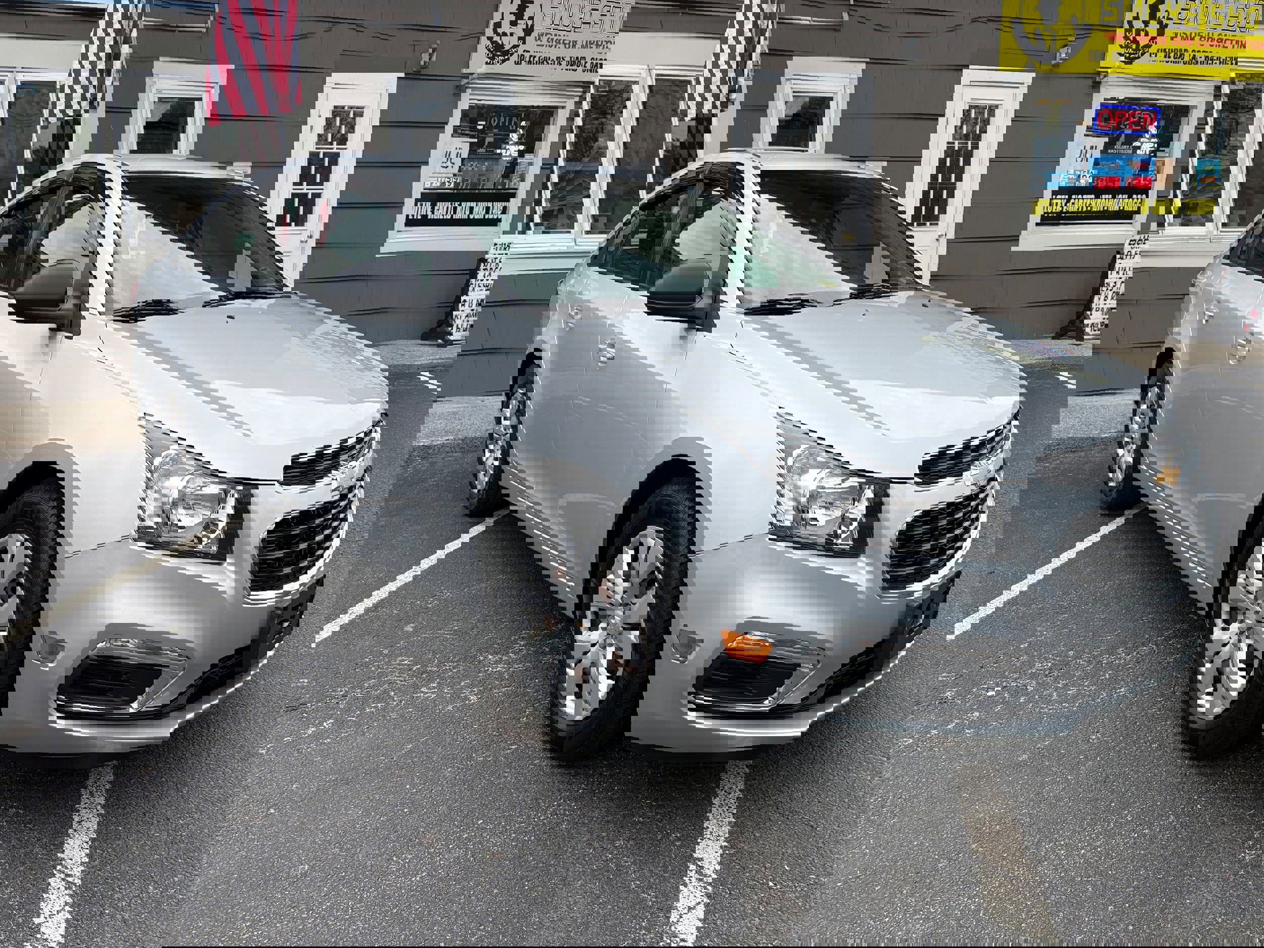 Used 2016 Chevrolet Cruze LS FWD image 3