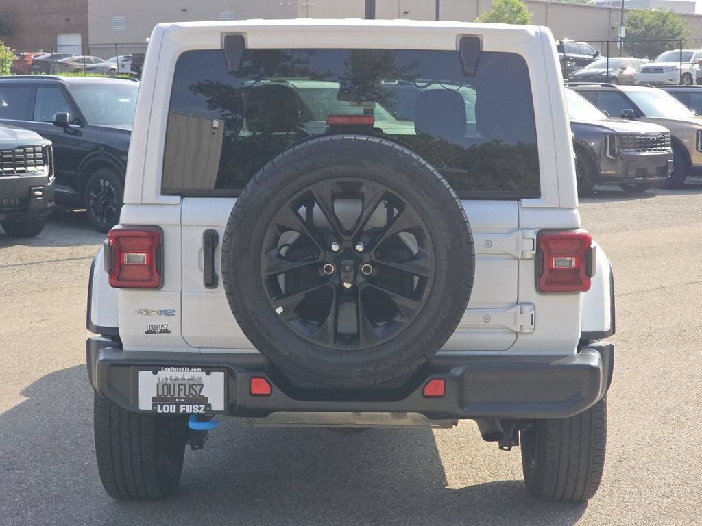 Used 2024 Jeep Wrangler Unlimited Sahara AWD/4WD image 14