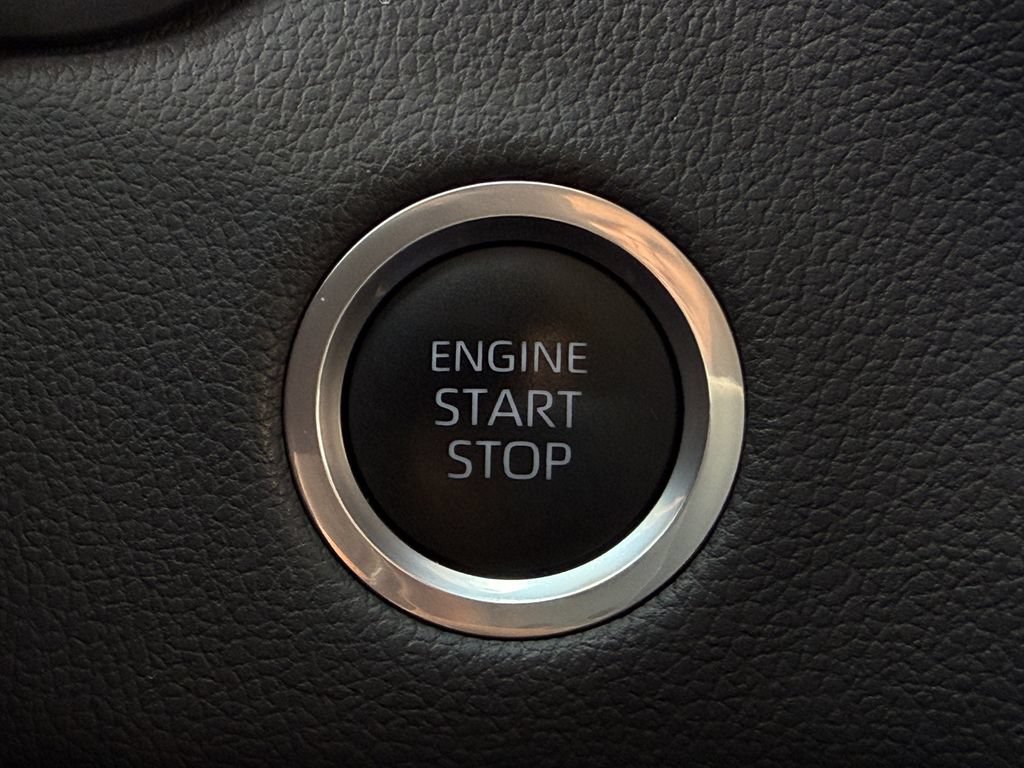 Used 2024 Toyota Tundra Limited AWD/4WD image 22