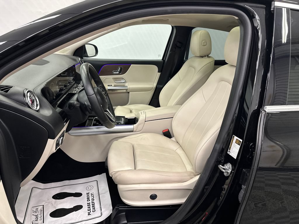 Used 2023 Mercedes-Benz GLA 250 4MATIC w/ Premium Package image 9