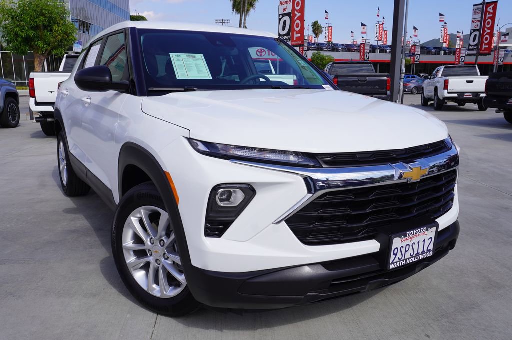 Used 2025 Chevrolet TrailBlazer LS w/ LS Convenience Package image 2