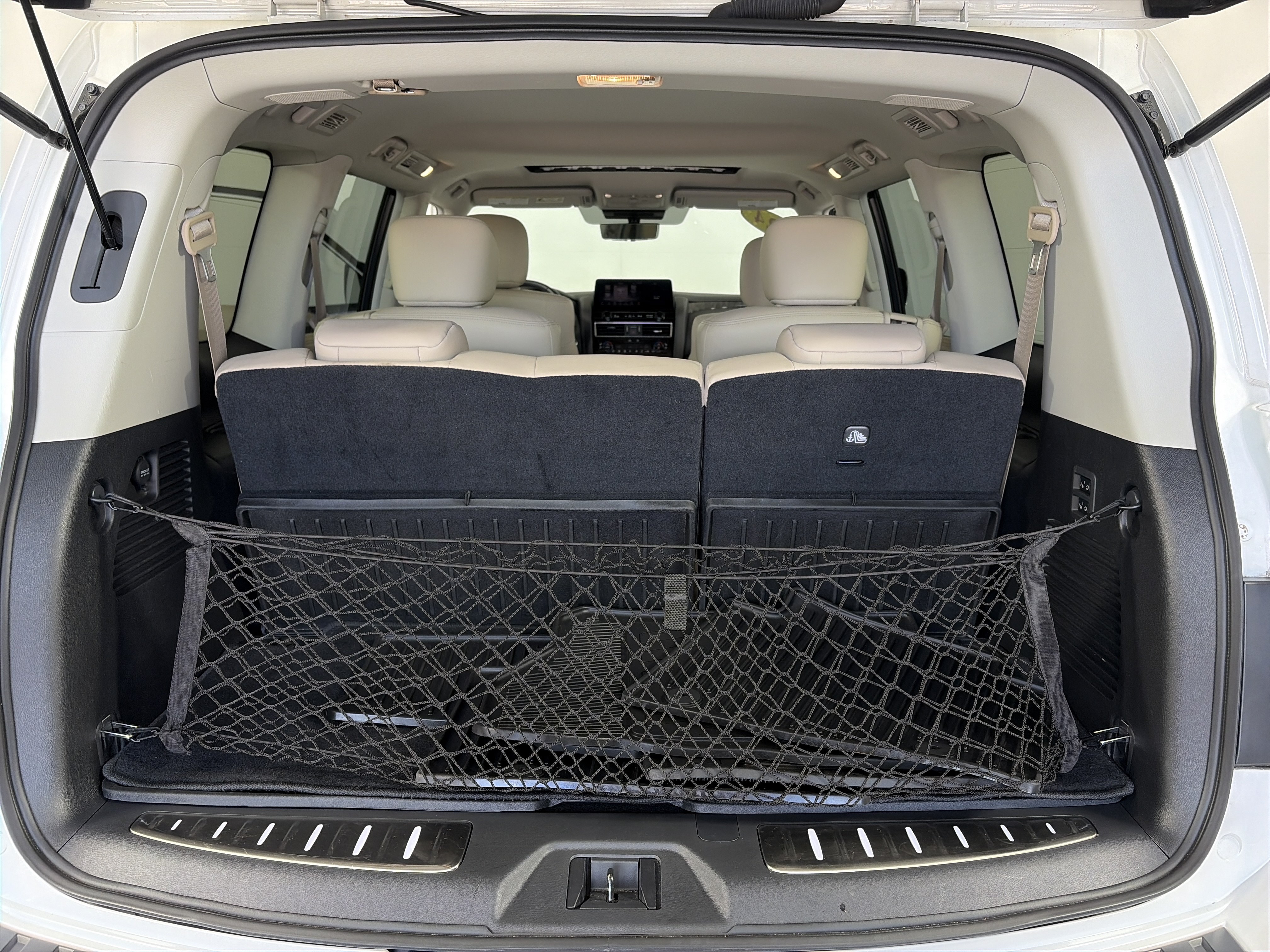 Used 2024 Nissan Armada Platinum w/ Captain's Chairs Package RWD image 15