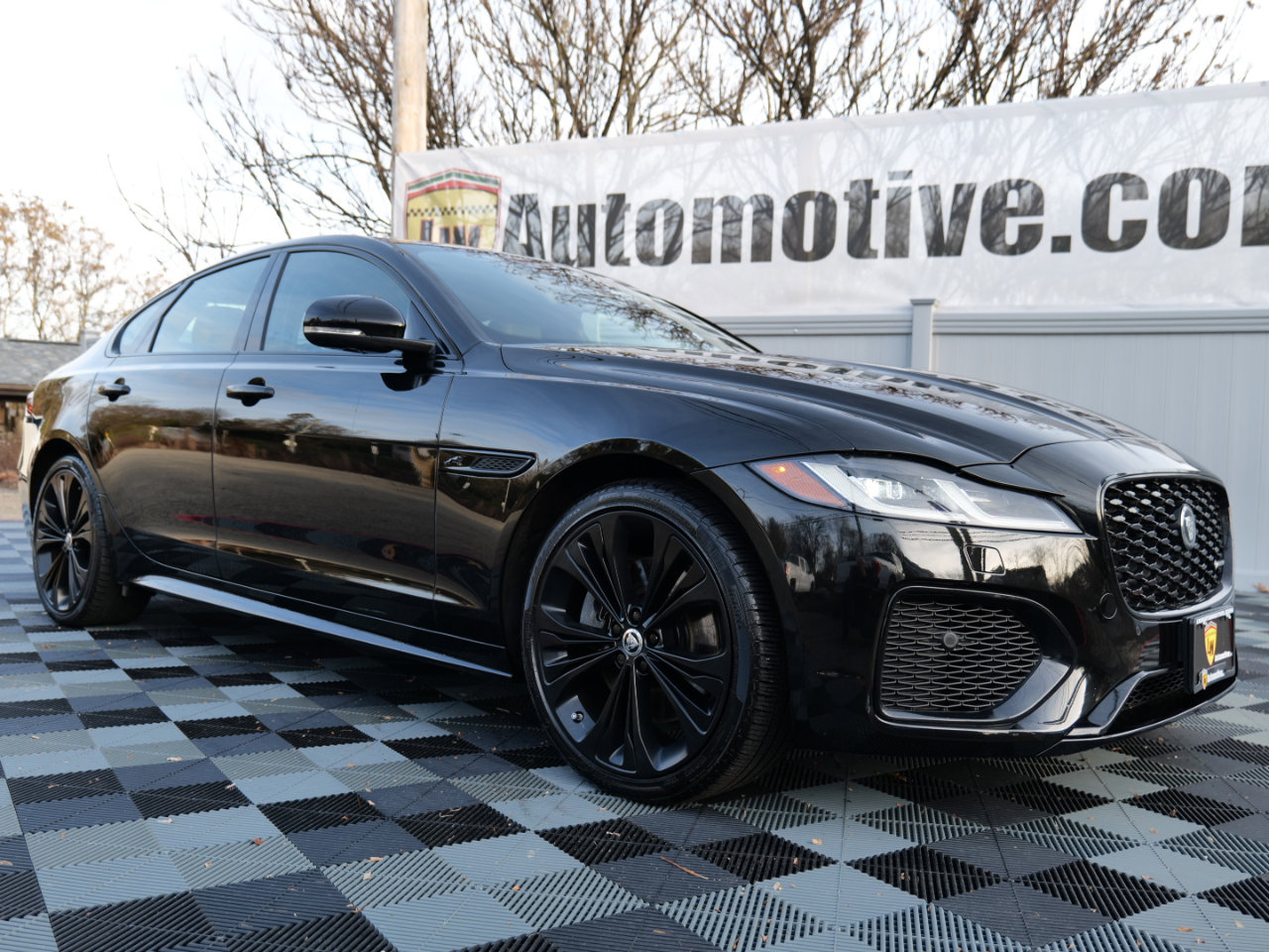 Used 2024 Jaguar XF R-Dynamic SE image 91