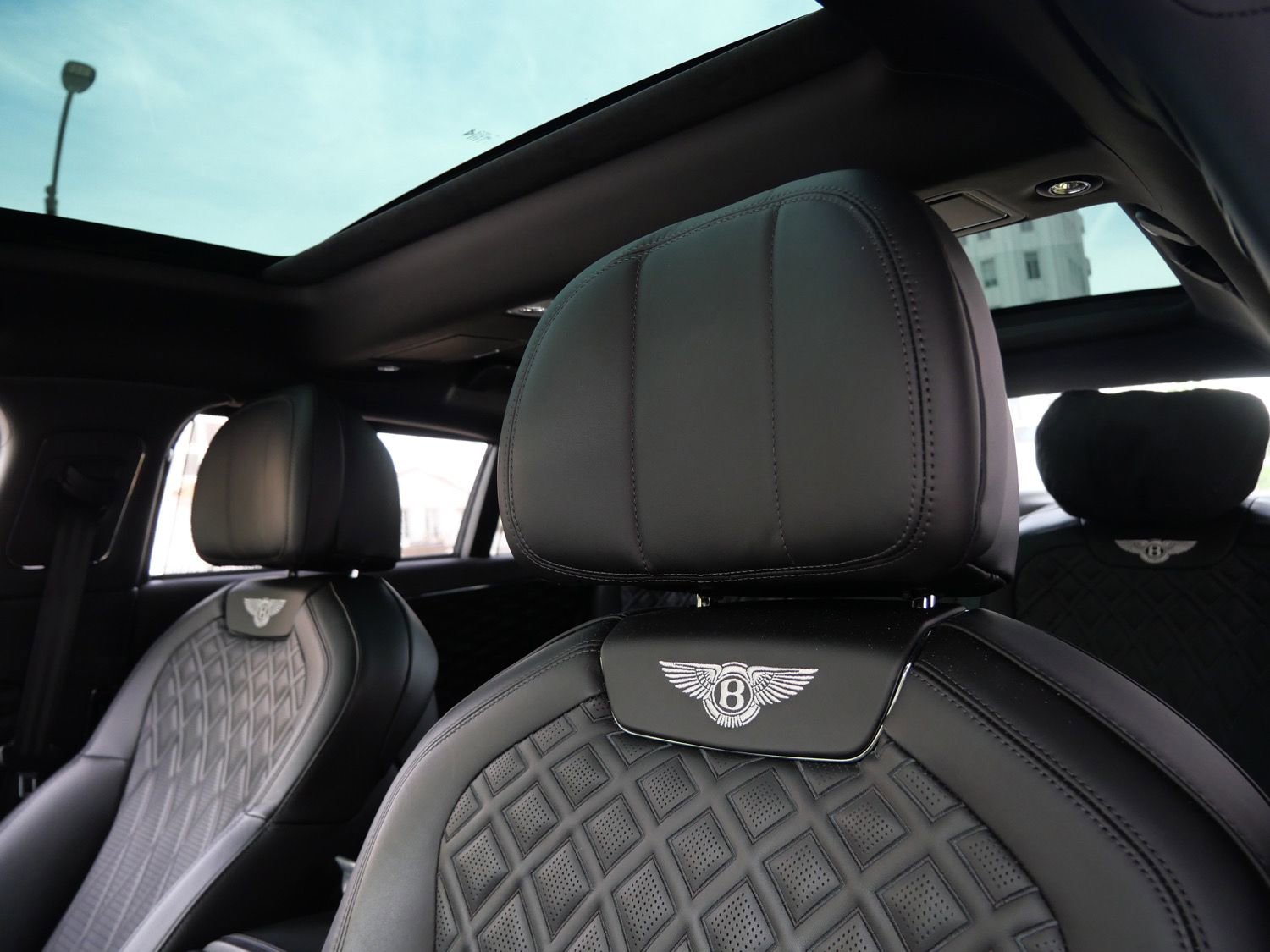 Used 2022 Bentley Flying Spur V8 AWD/4WD image 17