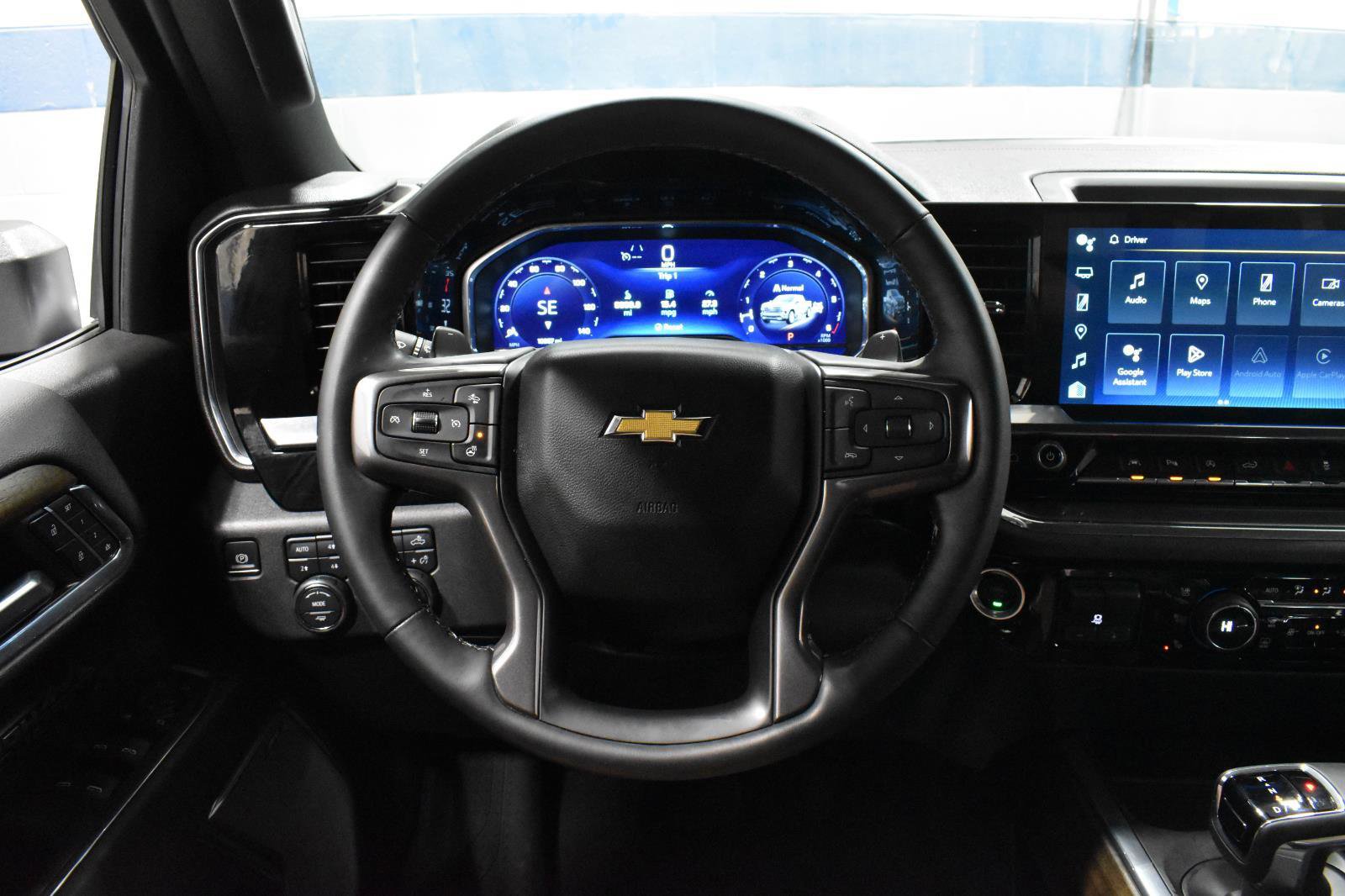 Used 2023 Chevrolet Silverado 1500 High Country w/ Max Trailering Package image 9