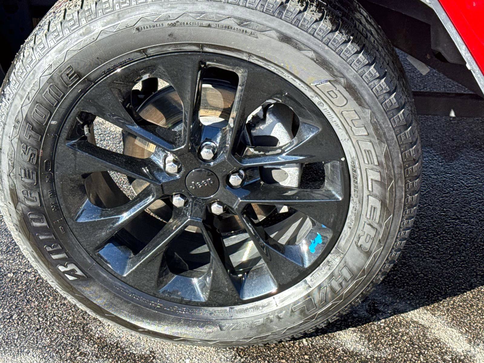 Used 2023 Jeep Wrangler Unlimited Sahara w/ Cold Weather Group image 5