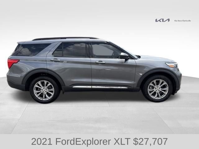 Used 2021 Ford Explorer XLT w/ Equipment Group 202A AWD/4WD image 9