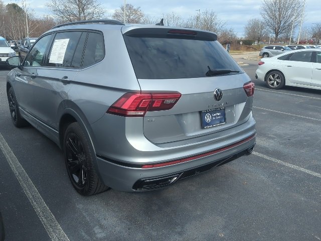 Certified 2024 Volkswagen Tiguan SE R-Line image 12