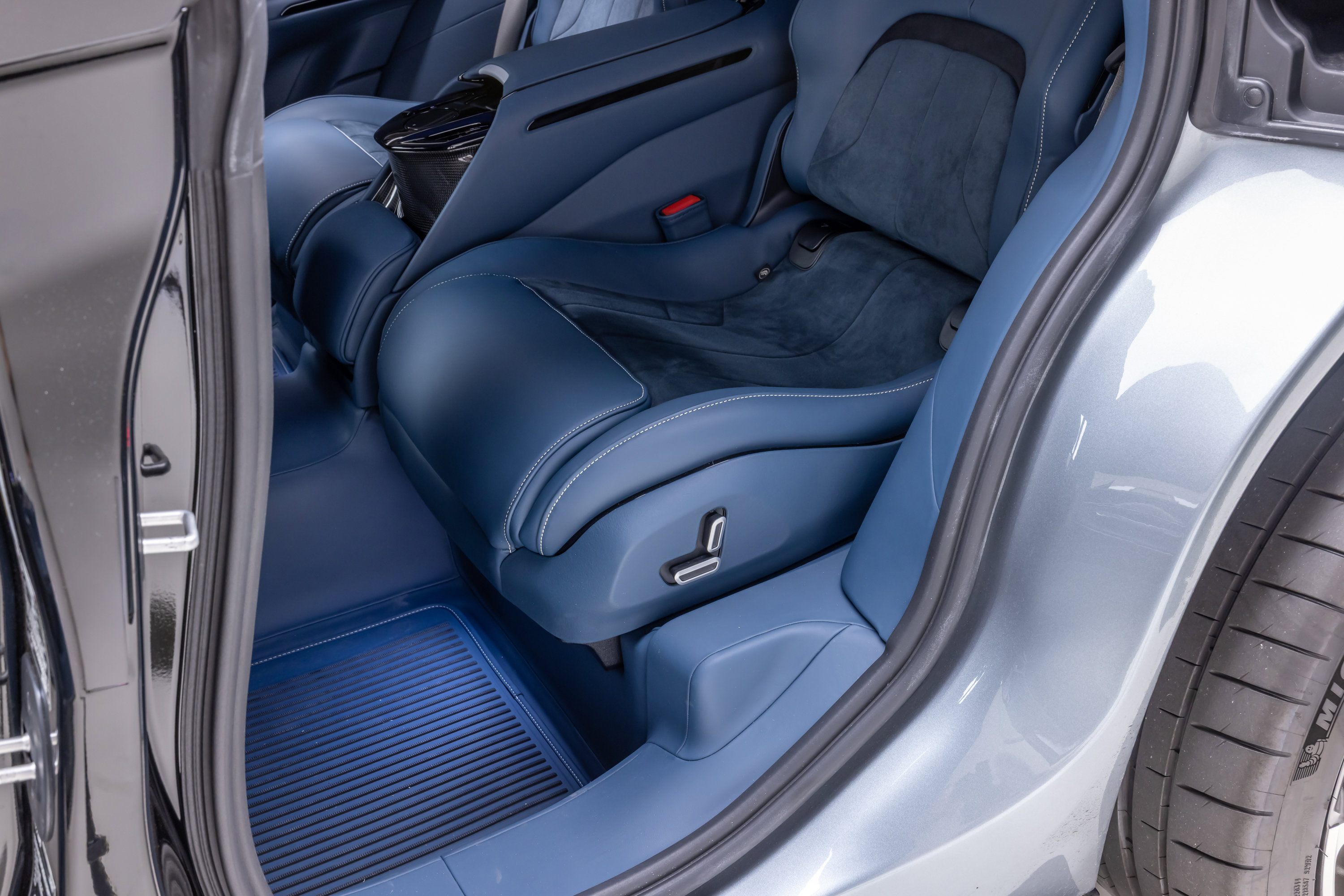 Certified 2025 Ferrari Purosangue AWD/4WD image 56