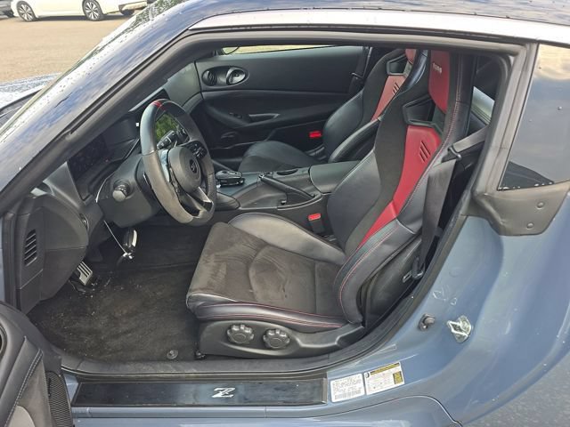 Used 2025 Nissan Z NISMO w/ Floor Mat Package RWD image 8