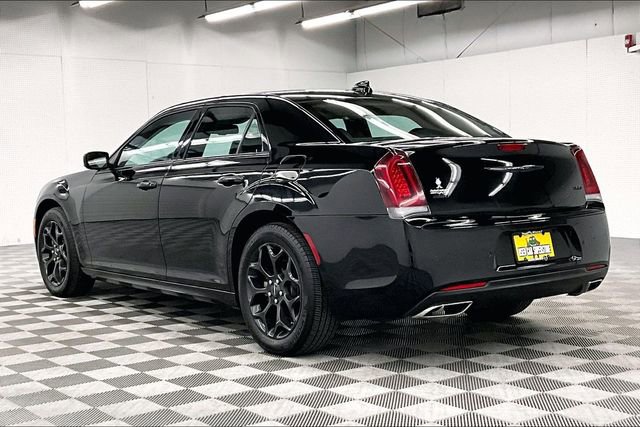 Used 2023 Chrysler 300 Touring L w/ Popular Equipment Group image 3