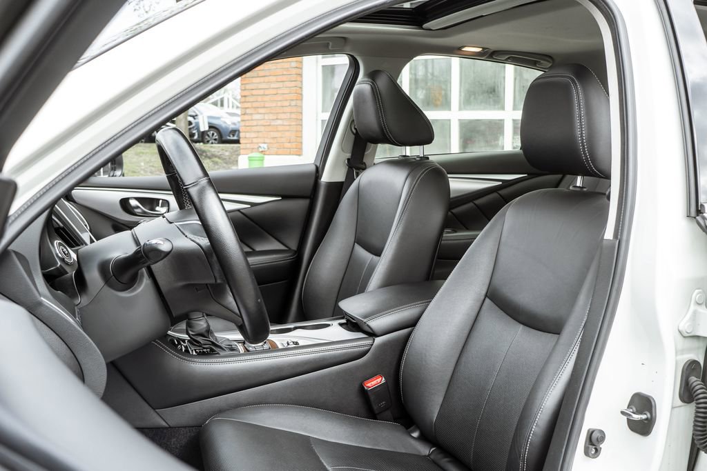 Used 2021 INFINITI Q50 Luxe image 6