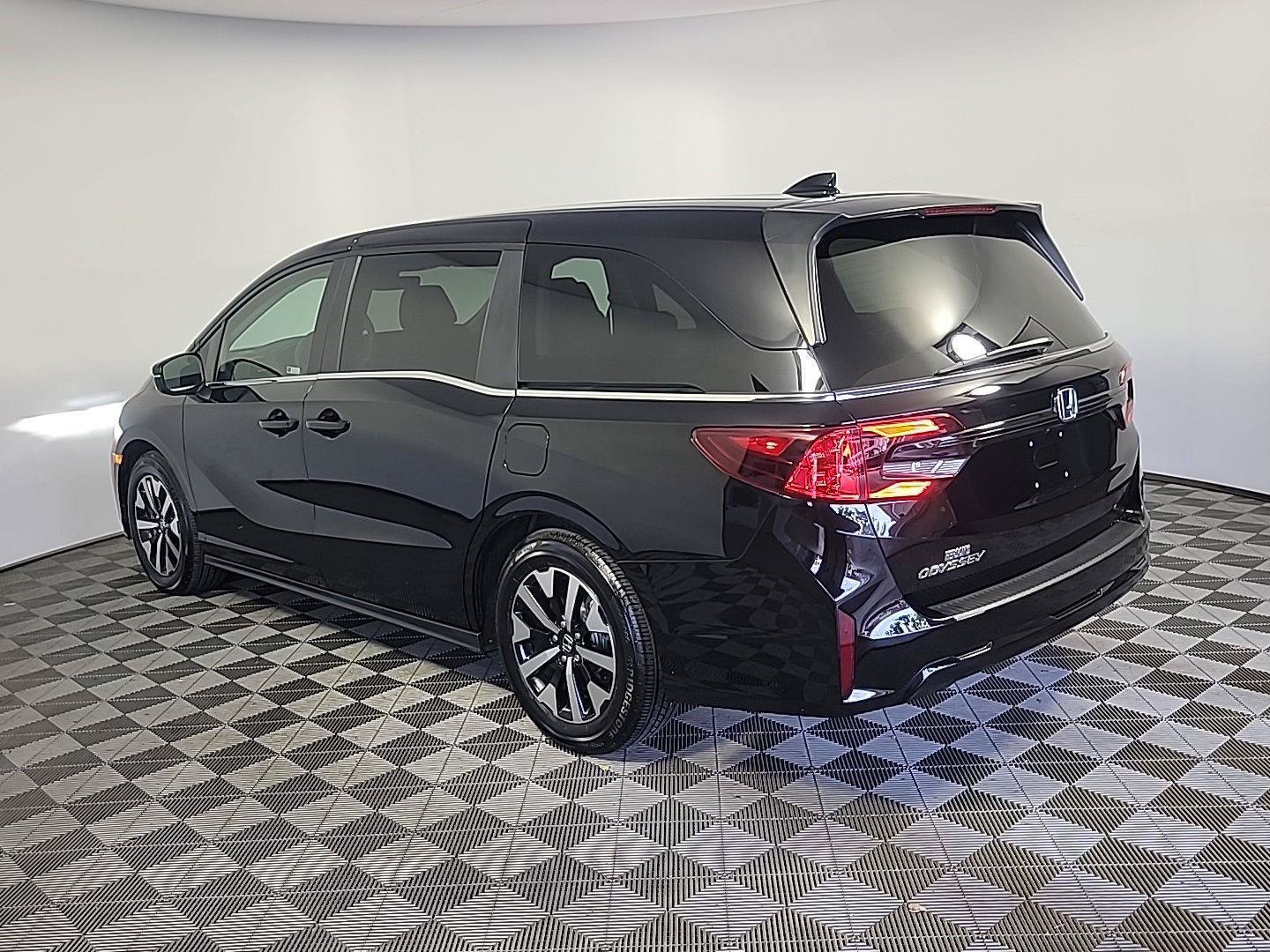 Certified 2025 Honda Odyssey EX-L image 10