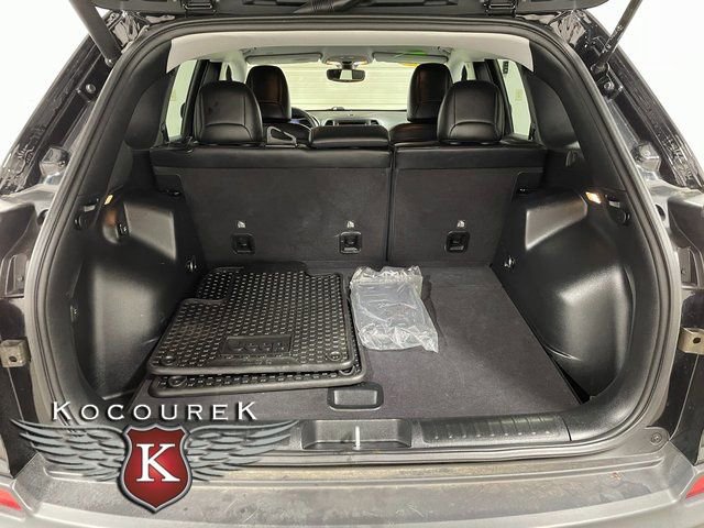 Used 2022 Jeep Cherokee Trailhawk w/ Trailer Tow Group AWD/4WD image 24