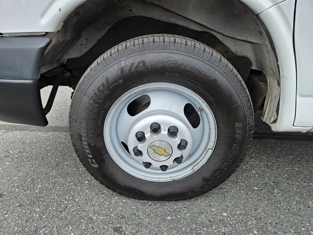 Used 2016 Chevrolet Express 3500 Extended image 8