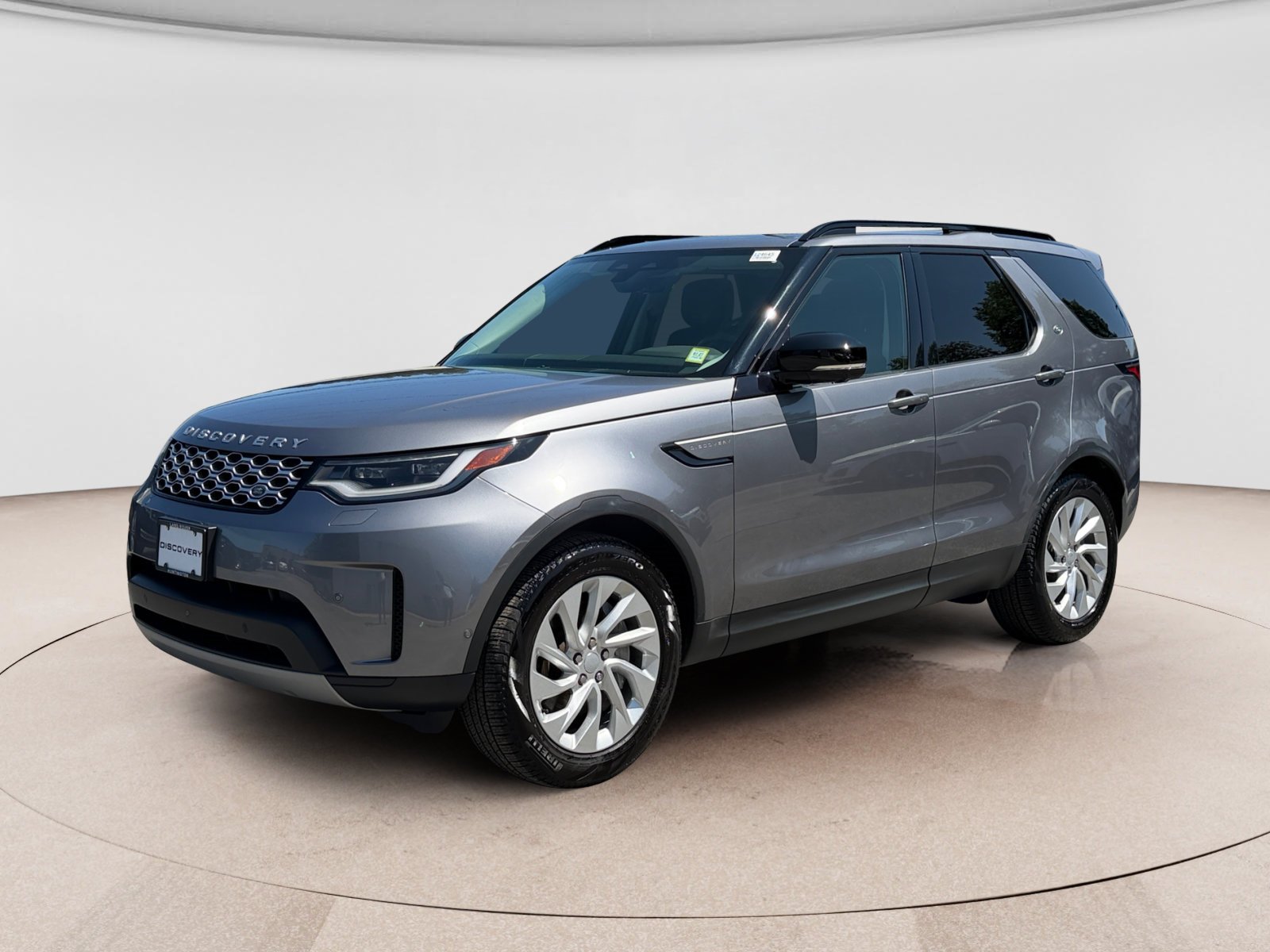 Used 2024 Land Rover Discovery S AWD/4WD video 1