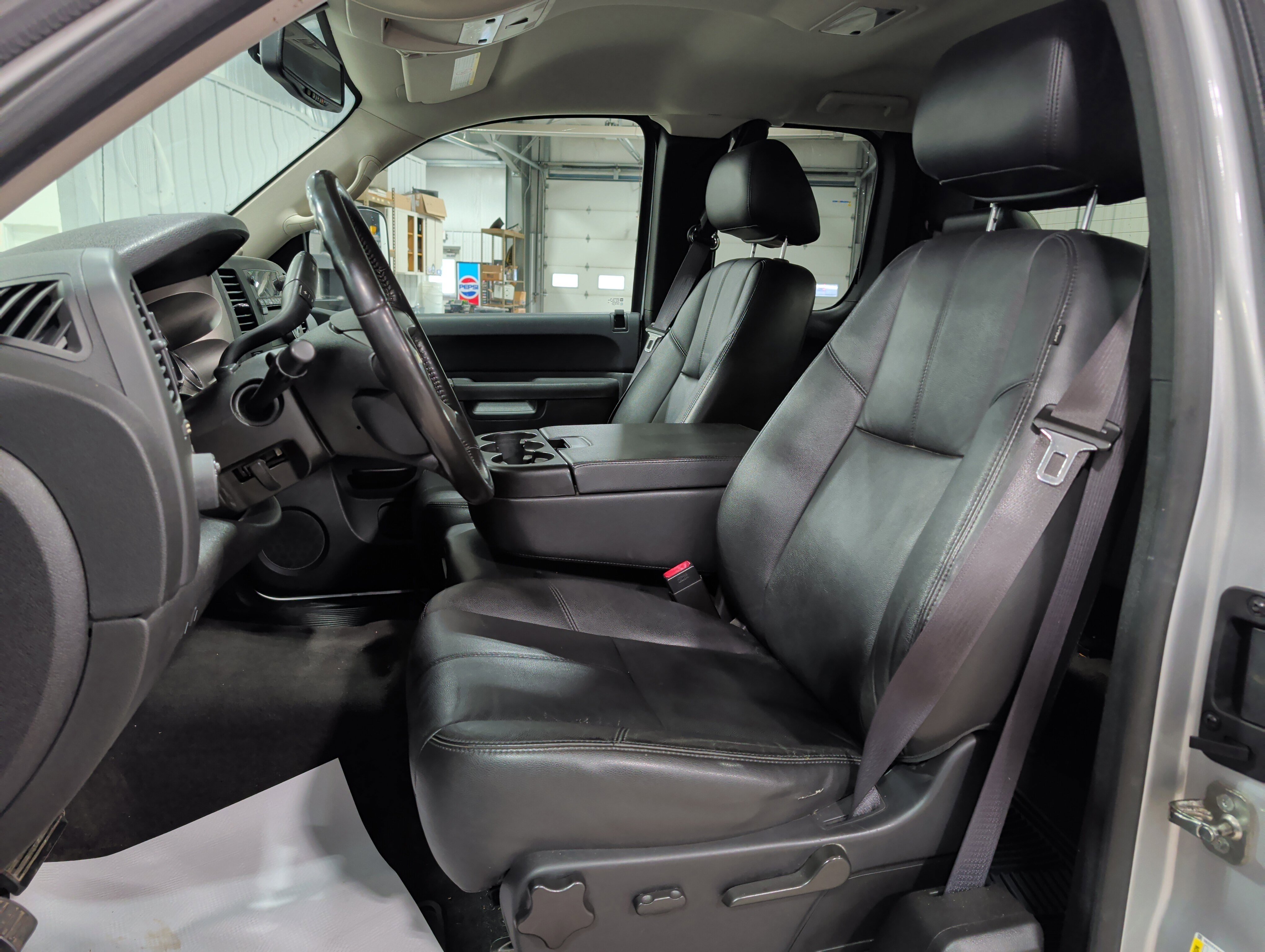 Used 2013 Chevrolet Silverado 2500 LT w/ Interior Plus Package AWD/4WD image 8