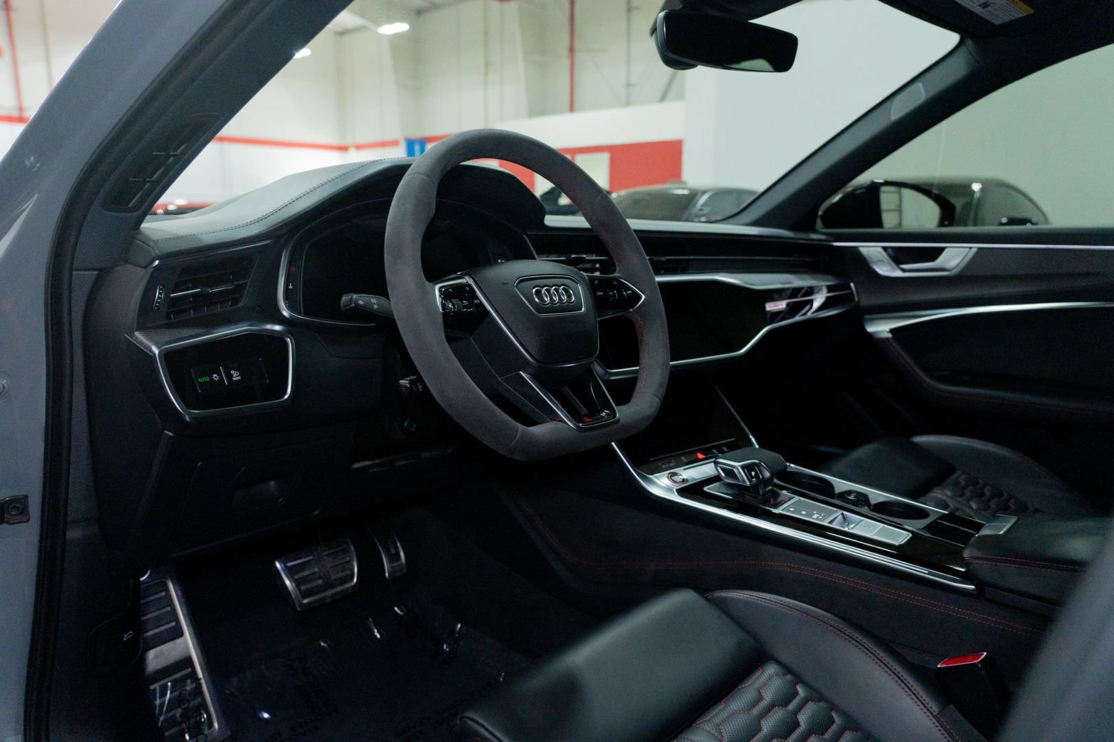 Used 2022 Audi RS 6 w/ Carbon Optic Package AWD/4WD image 19