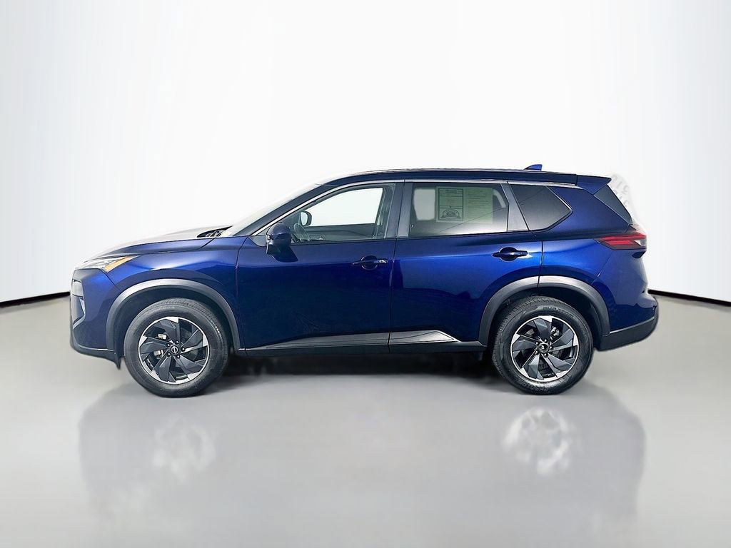 Used 2024 Nissan Rogue SV image 4