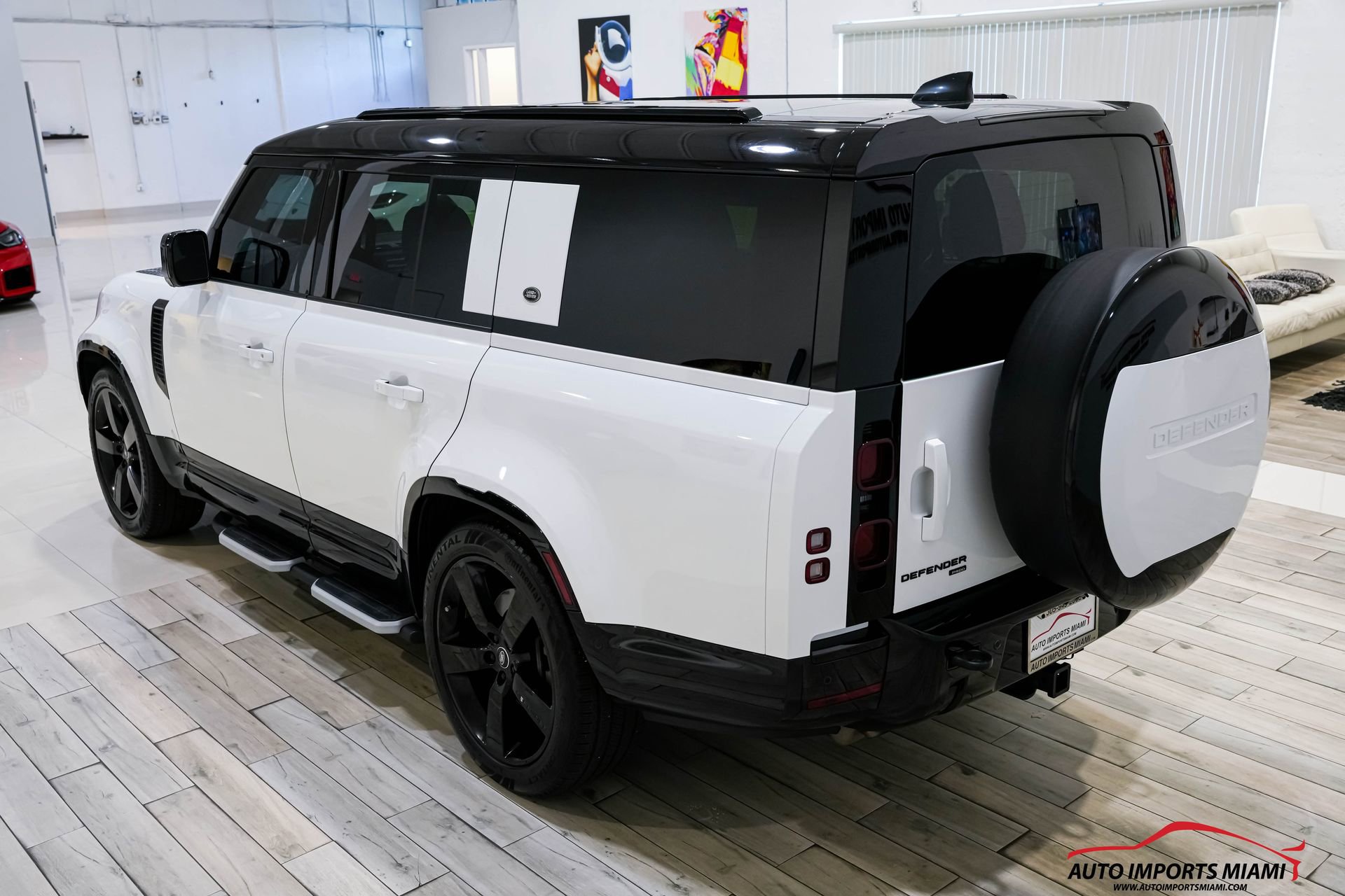 Used 2023 Land Rover Defender 130 X-Dynamic SE image 16