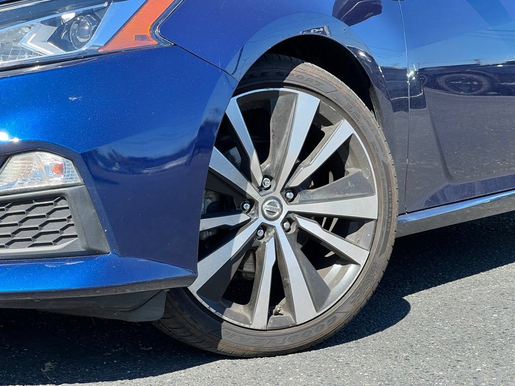 Used 2019 Nissan Altima 2.5 SR w/ SR Premium Package FWD image 2