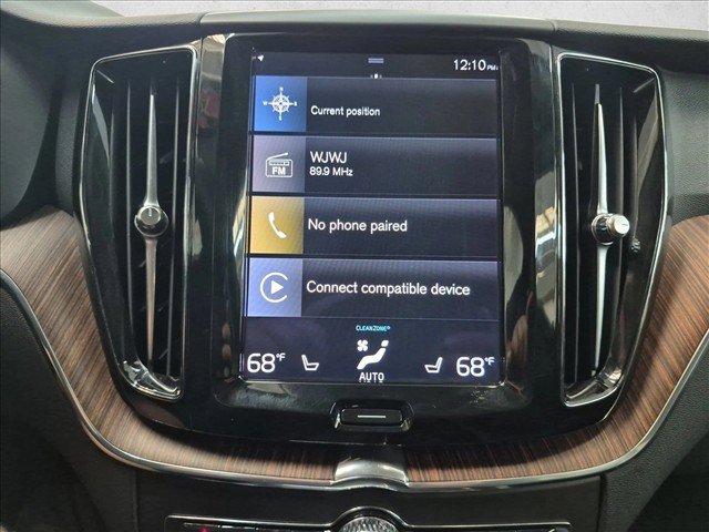 Used 2021 Volvo XC60 T5 Momentum w/ Premium Package FWD image 13