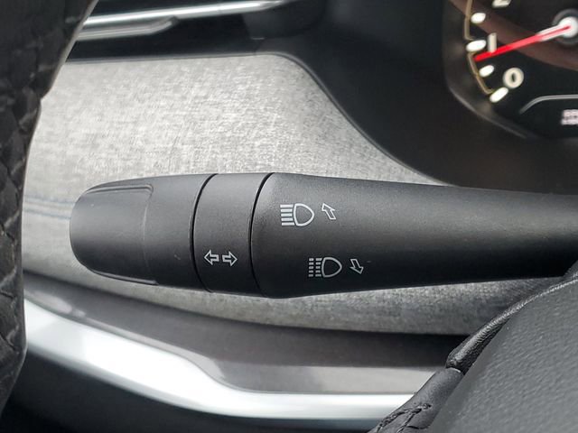 Used 2023 Jeep Compass Latitude image 19