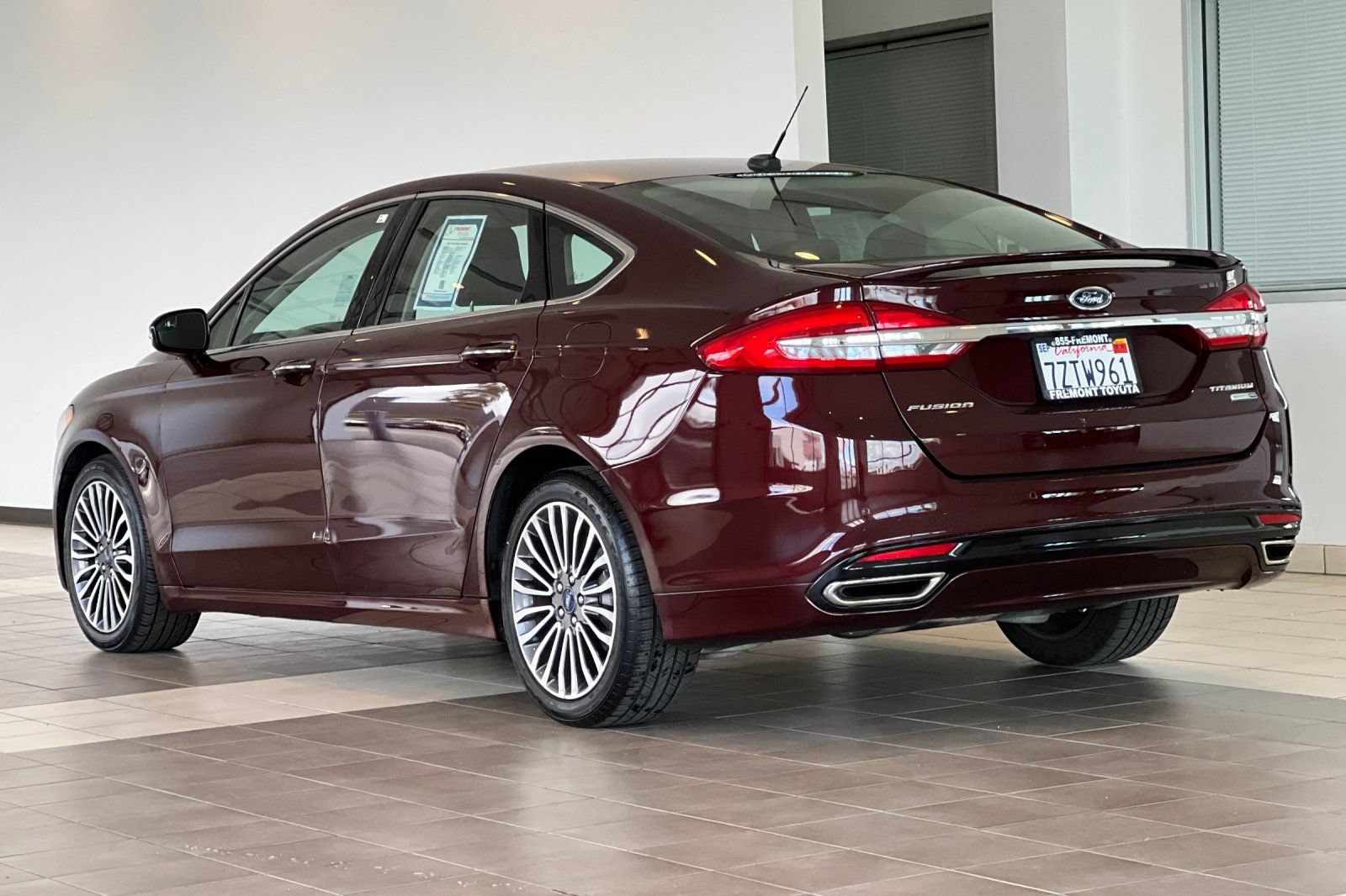 Used 2017 Ford Fusion Titanium AWD/4WD image 6